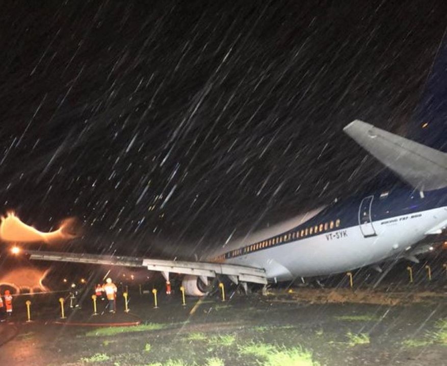 民航早報(bào)：香料航空737雨中在孟買(mǎi)沖出跑道