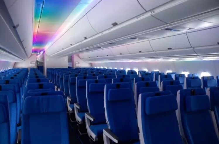 南航首架A350成功首航 首先投入廣州-上海航線運營
-法國空運