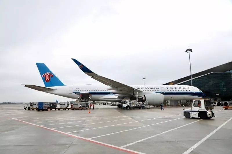 南航首架A350成功首航 首先投入廣州-上海航線運營
-法國空運