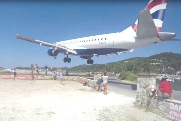 英航客機震撼降落 游客體驗危險“剃頭式”飛掠-日本空運