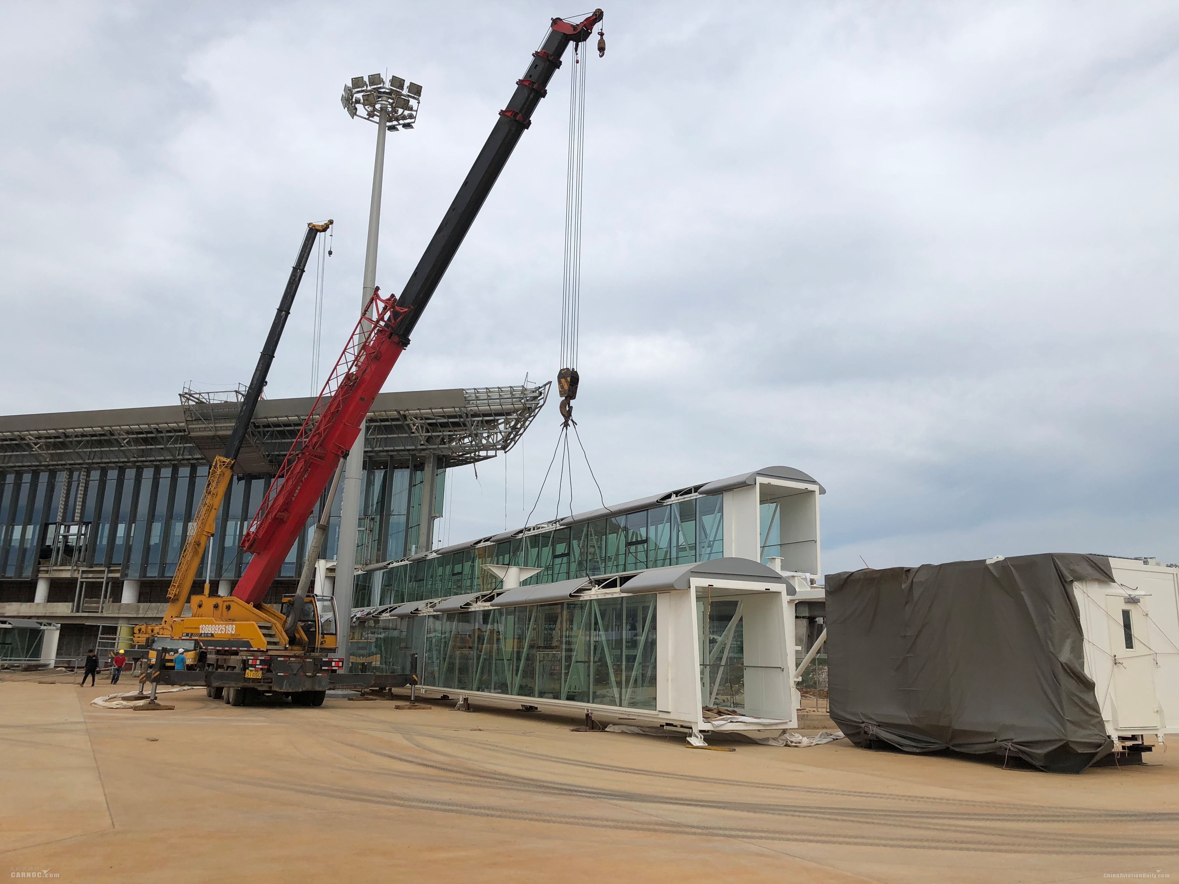 美蘭機場T2航站樓第一座登機廊橋完成安裝-海運價格