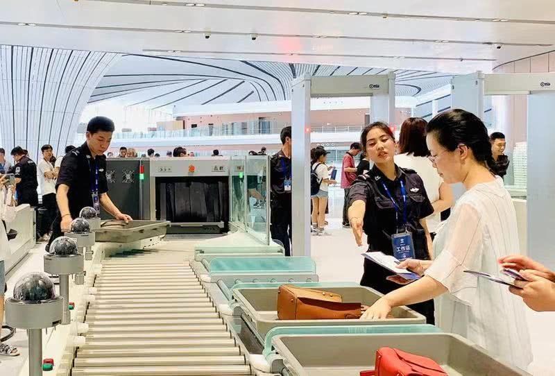 6000余人搶先體驗(yàn)大興機(jī)場“值機(jī)”，各種“黑科技”亮相-亞美尼亞的國際快遞