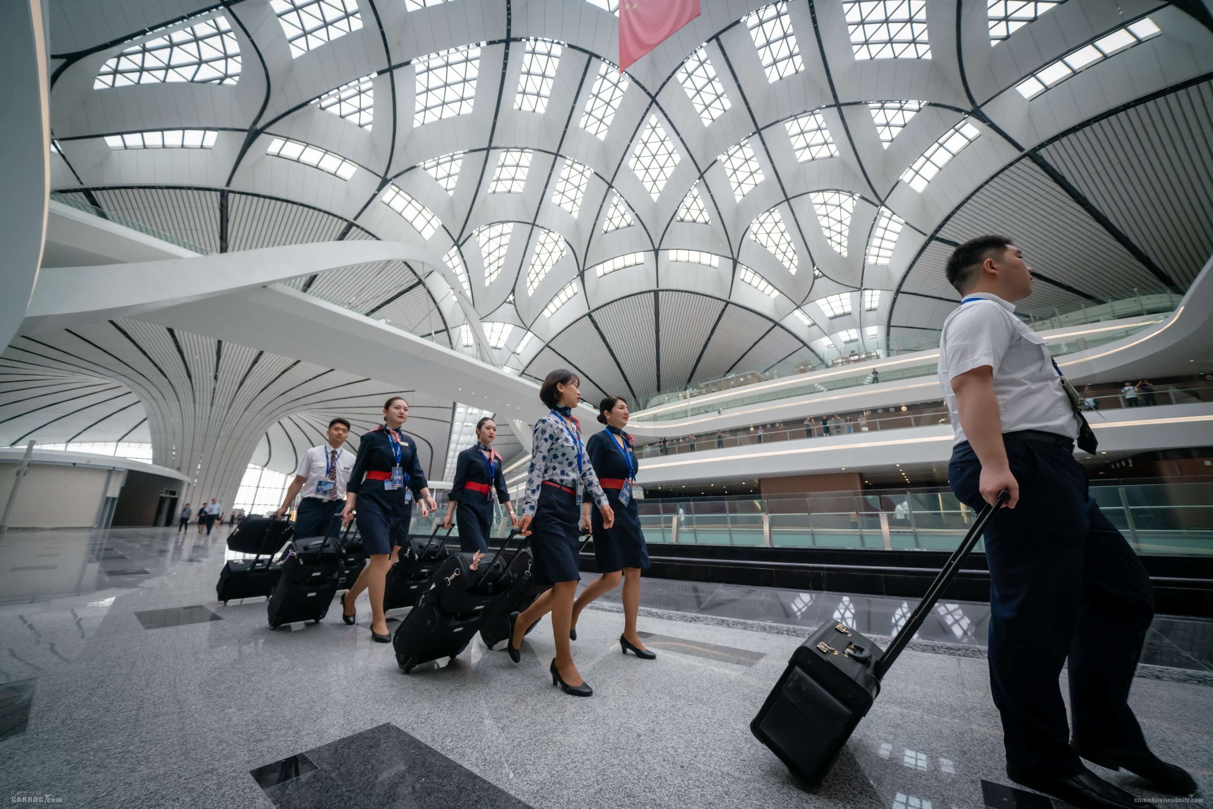 啟用“人臉識(shí)別自助值機(jī)”，東航參加大興國(guó)際機(jī)場(chǎng)首場(chǎng)演練-廈門(mén)國(guó)際快遞