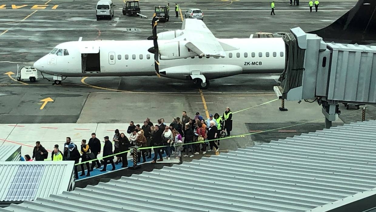 新西蘭航空客機(jī)因駕駛艙冒煙緊急降落 無人受傷