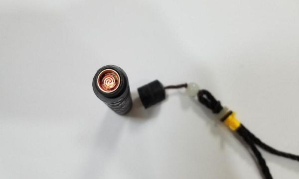 黃山機場首次查獲吹氣式點煙器