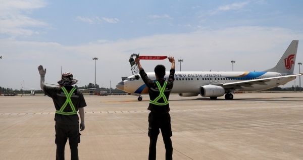 為您“帶鹽” 鄭州機(jī)場機(jī)務(wù)的十二時辰-空運(yùn)查詢