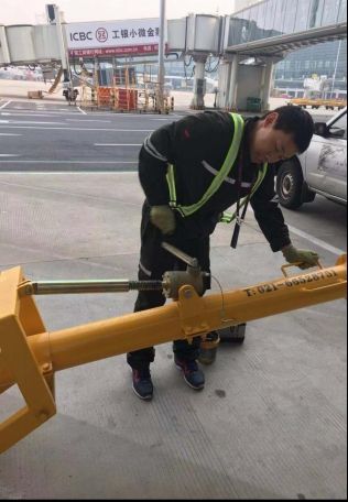 為您“帶鹽” 鄭州機(jī)場機(jī)務(wù)的十二時辰-空運(yùn)查詢