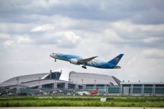 白云機(jī)場：轉(zhuǎn)場運營15年 接送旅客近7億人次-深圳出口空運