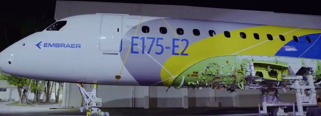 巴航工業(yè)首架E175-E2原型機(jī)完成噴涂