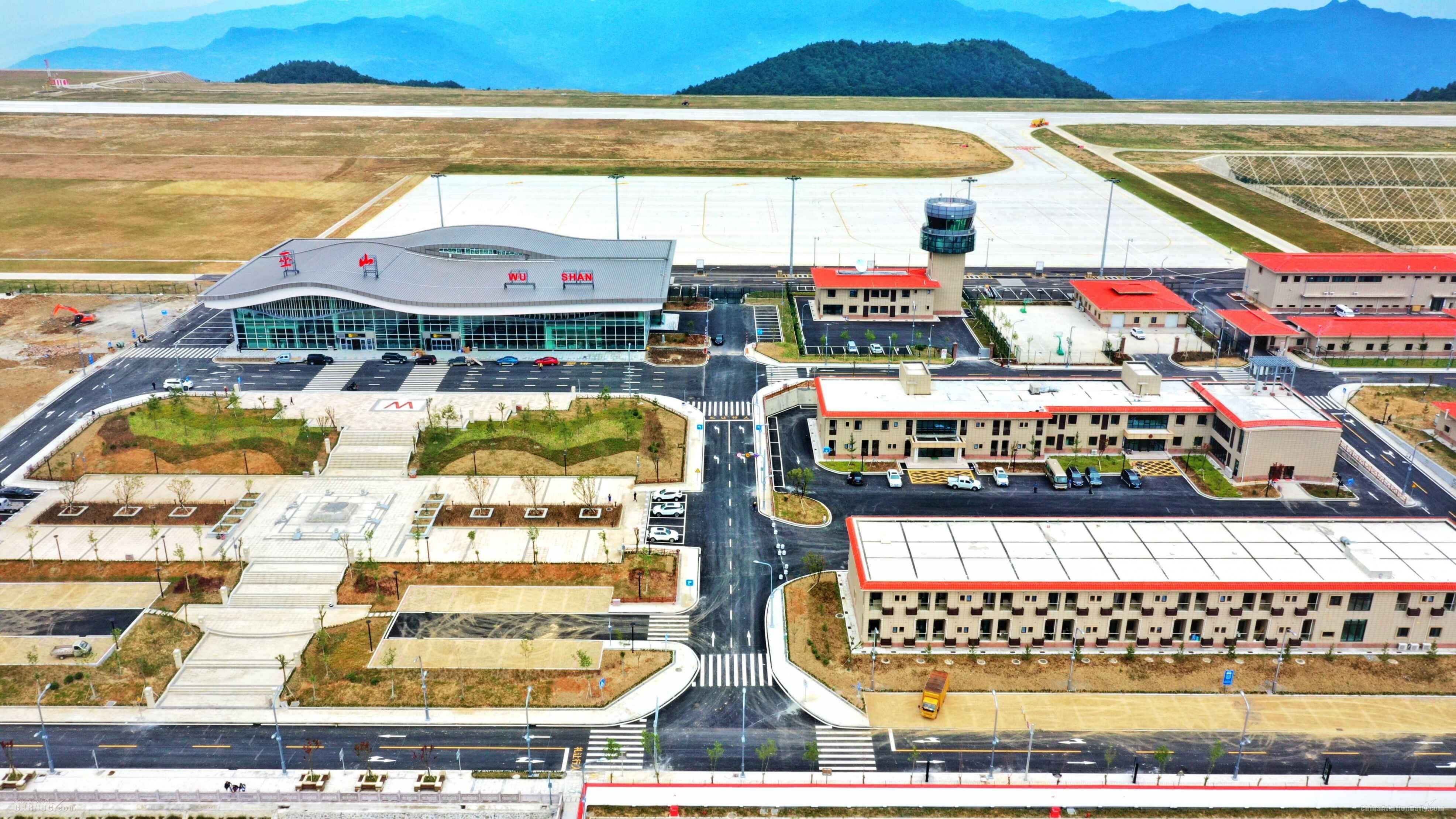 巫山機(jī)場(chǎng)建設(shè)工程正式通過(guò)行業(yè)驗(yàn)收
機(jī)場(chǎng)供圖