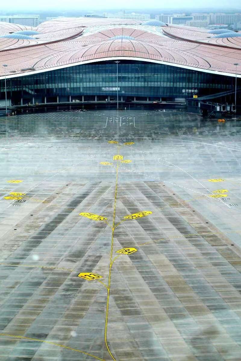 不懼“利奇馬”！華北空管保障大興機(jī)場(chǎng)雨中校飛-挪威空運(yùn)