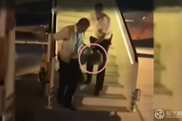 男子辱罵空姐用頭撞窗戶 烏拉爾航空客機(jī)半夜緊急備降-空運(yùn)查詢