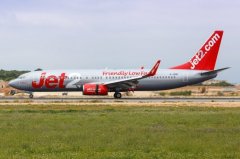 Jet2航空當(dāng)班機長暈倒 機上休班機長伸援手緊急備降-海運費