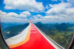 ARJ21新增105架訂單 三大航分別引進35架-上?？者\公司