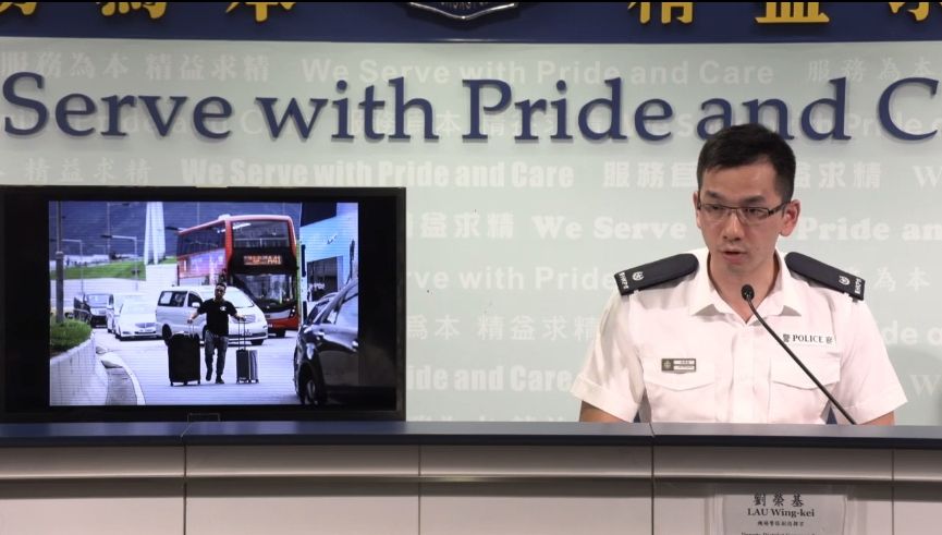 港警：已就圍堵機場拘捕18人 明天堵路車輛將拖走