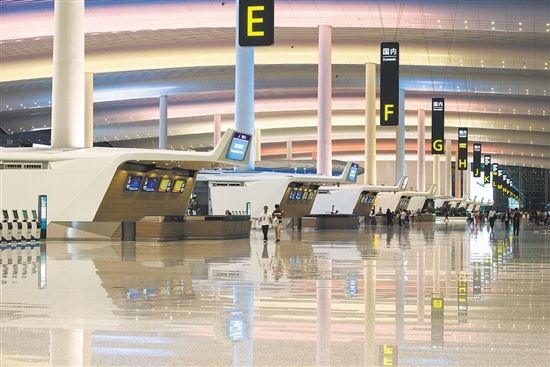 廣州白云國際機(jī)場：鋪就新絲路，航線遍全球