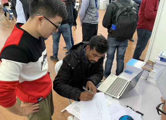 河南企事業(yè)單位赴上海求賢 2238人達(dá)成初步就業(yè)意向