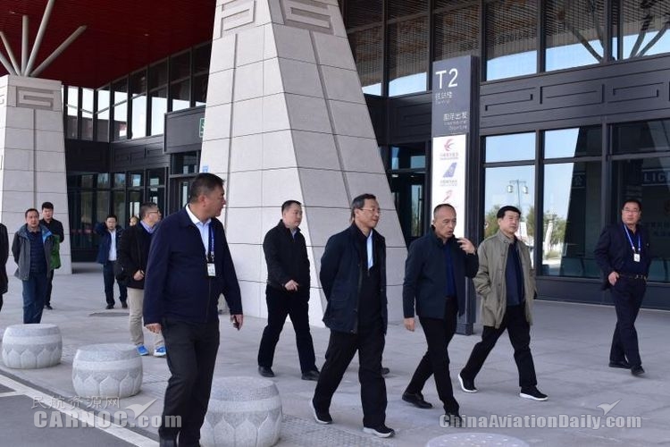 民航西北地區(qū)管理局領(lǐng)導(dǎo)調(diào)研指導(dǎo)敦煌機(jī)場工作