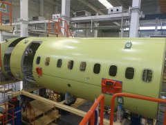 上?？者\(yùn)-新機(jī)研制再傳新捷 新舟700飛機(jī)10101中機(jī)身下架