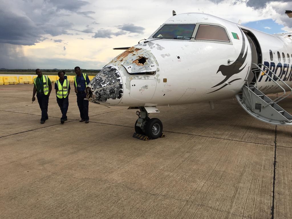 proflight航空一客機遭強冰雹　攝影：推特