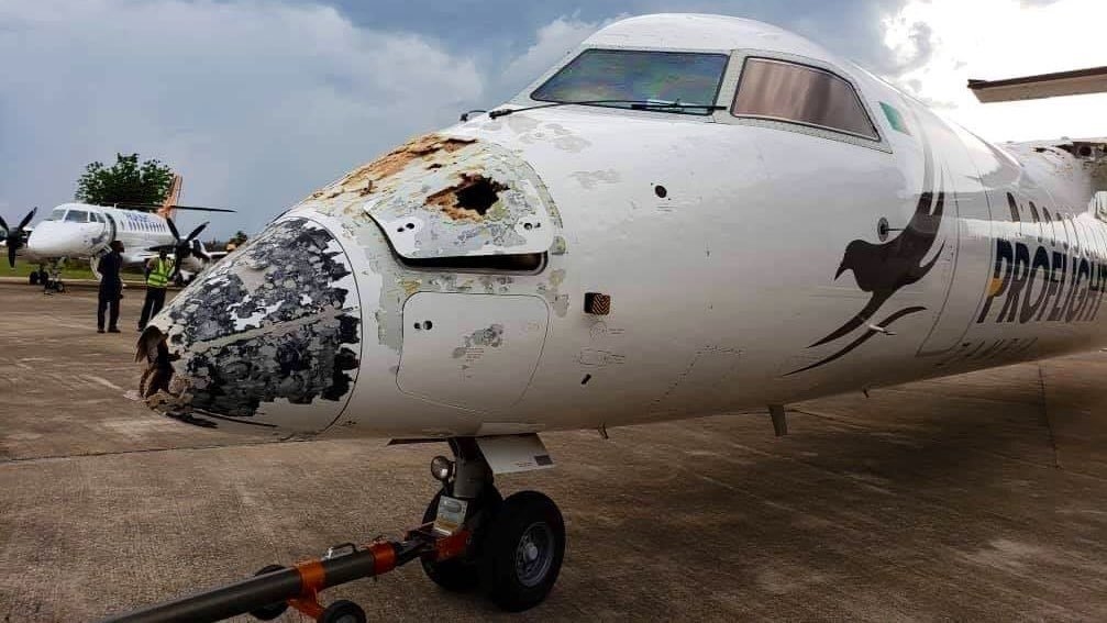 proflight航空一客機遭強冰雹　攝影：推特