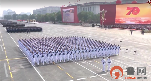 交運溫馨旅游公司圓滿完成海軍受閱方隊官兵接站運輸保障任務(wù)