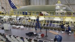 國際空運-空客飛機零件掉落居民院中 事故原因正在調(diào)查