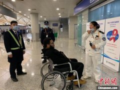 國際快遞價(jià)格表-上海兩大機(jī)場上演生死時(shí)速 空地聯(lián)動(dòng)“勸退”一留學(xué)生
