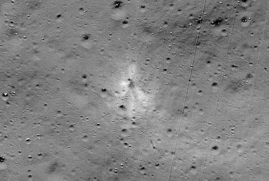 NASA發(fā)現(xiàn)印度月球著陸器墜毀地點(diǎn)，碎片清晰可見(jiàn)