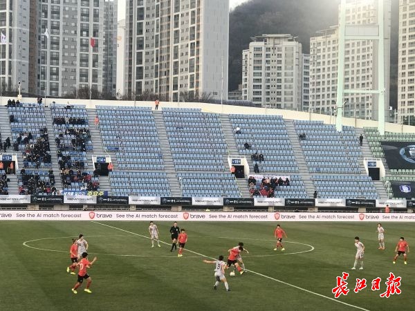 東亞杯首戰(zhàn)平韓國(guó)，中國(guó)女足進(jìn)攻依然沒辦法，還傷了王霜