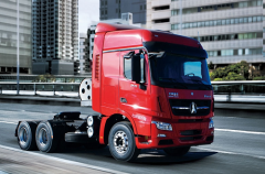 國際快遞價格表-北奔重汽V3ET牽引車，安全節(jié)能行車更高效！