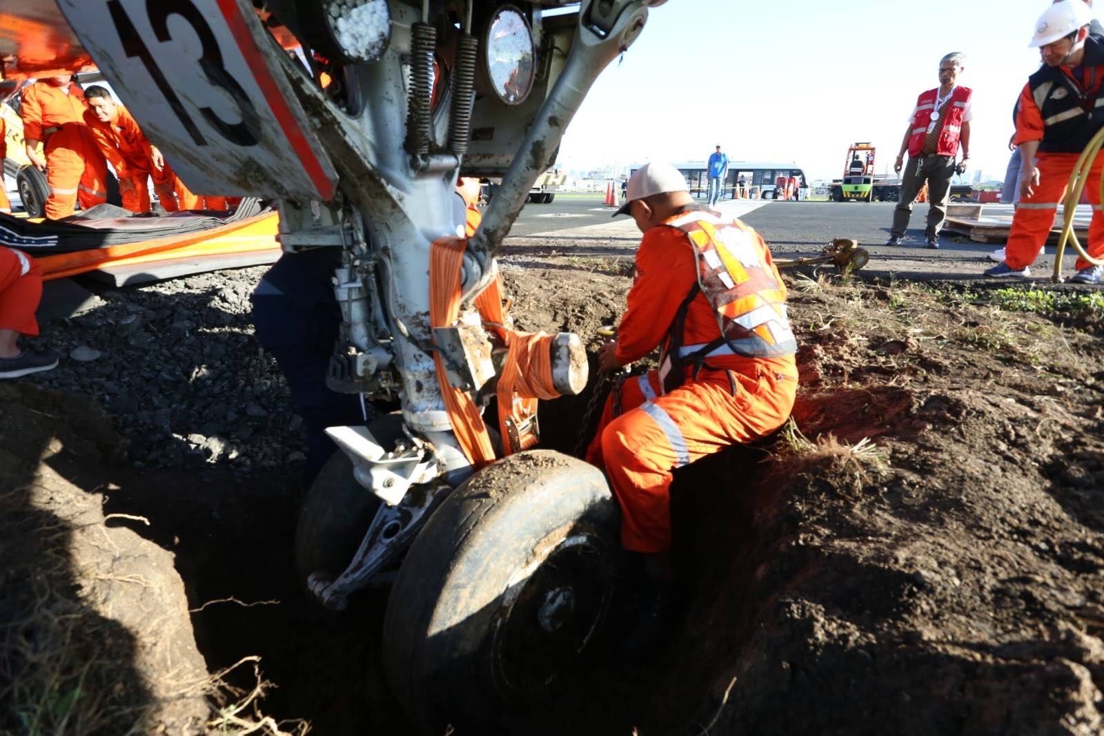 捷星日本客機(jī)滑行時偏出跑道 跑道被迫關(guān)閉