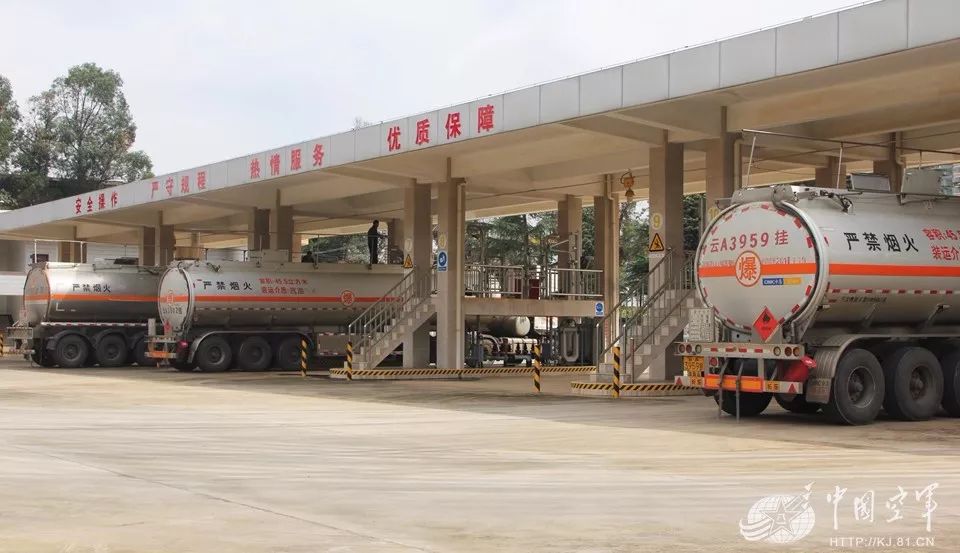 空軍與地方物流企業(yè)簽訂戰(zhàn)略合作協(xié)議一年來，補(bǔ)齊了哪些短板？