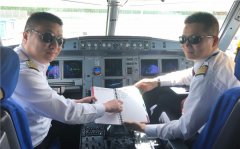 
深圳貨運貨代公司-機(jī)長雪夜擔(dān)心機(jī)務(wù)人員挨凍 請求滑行走紅網(wǎng)絡(luò)