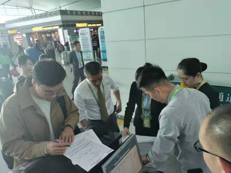 潮汕機(jī)場(chǎng)順利完成一起活體器官運(yùn)輸任務(wù)