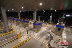 烏克蘭航空價(jià)格-交通部：取消高速公路省界收費(fèi)站啟用新系統(tǒng)后運(yùn)行平穩(wěn)