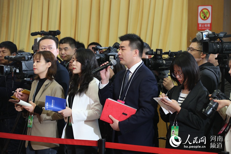 人民網(wǎng)記者提問河南省人大代表聚焦科技創(chuàng)新