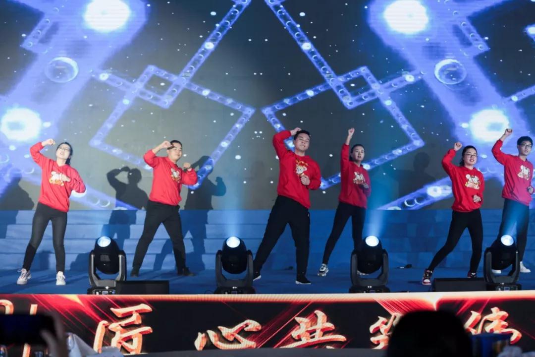 進(jìn)口用品-秣馬揚(yáng)帆·逐夢未來，共祝2020明天會更好！