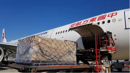 馳援?dāng)?shù)噸依然物資告急 物流公司：我們也納悶 建議直接寄到醫(yī)院