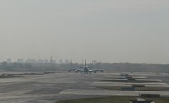 美國航空-單日過萬航班取消，運量下滑七成：中國航空運輸業(yè)“孤島”生存