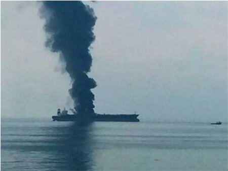 空運港口-一艘VLCC阿聯(lián)酋海域起火 致2死8傷3失蹤