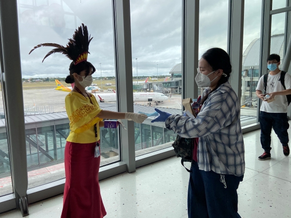 澳洲國際空運-吉祥航空單日3架包機接回579名滯留菲律賓同胞
