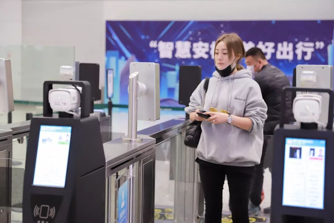 白云安檢 | “易安檢”，助力防控阻擊戰(zhàn)