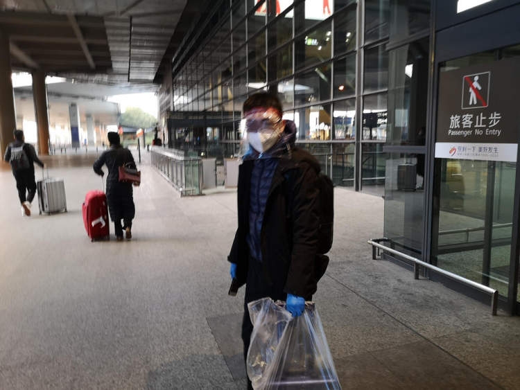 深圳出口空運(yùn)-視頻：上海虹橋機(jī)場(chǎng)迎來(lái)“北歐式”接機(jī)和“花式防護(hù)”