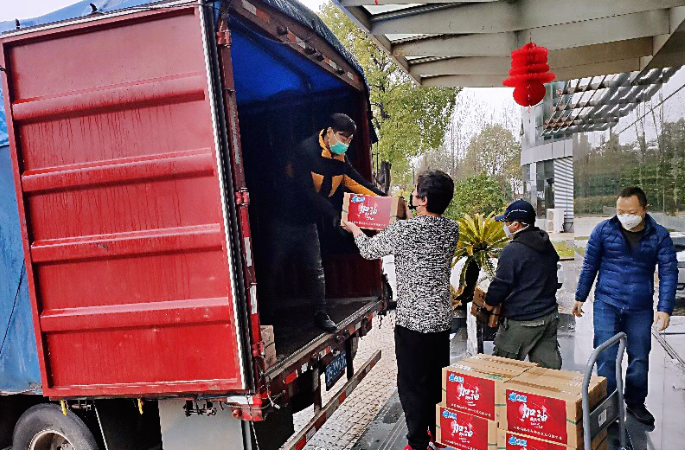 上?？者\-馳援武漢！ 上海領(lǐng)海挪華捐贈可供18000名醫(yī)生食用的壓縮餅干