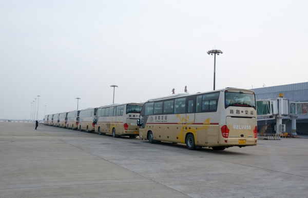 非洲國際國際快遞-宜建鐘情|三峽機場圓滿完成福建首批對口支援醫(yī)療隊包機保障任務(wù)