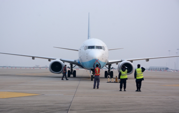 非洲國際國際快遞-宜建鐘情|三峽機場圓滿完成福建首批對口支援醫(yī)療隊包機保障任務(wù)