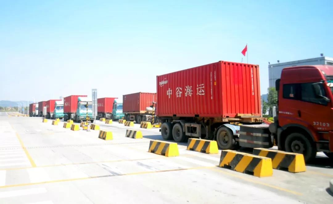 黎巴嫩-中谷物流“硬核”助力拖車供應(yīng)商順利復(fù)工