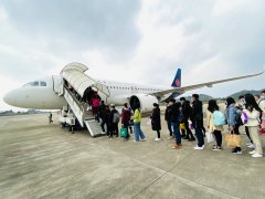 烏克蘭航空價(jià)格-青島航空硬核助力復(fù)工復(fù)產(chǎn) 75名務(wù)工人員順利包機(jī)返青（附圖