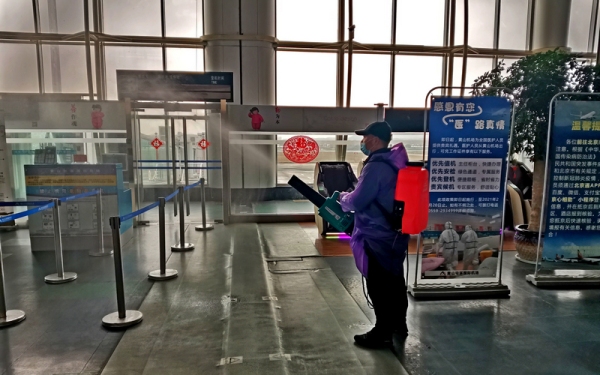 深圳出口空運(yùn)-黃山機(jī)場開展“準(zhǔn)專業(yè)”消殺